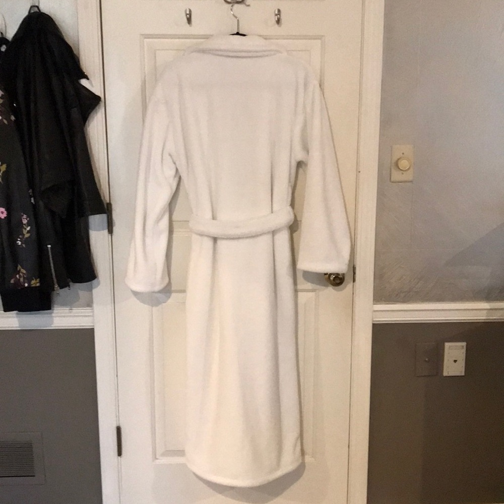 Pottery Barn PB Classic Robe - Picture 3 of 4